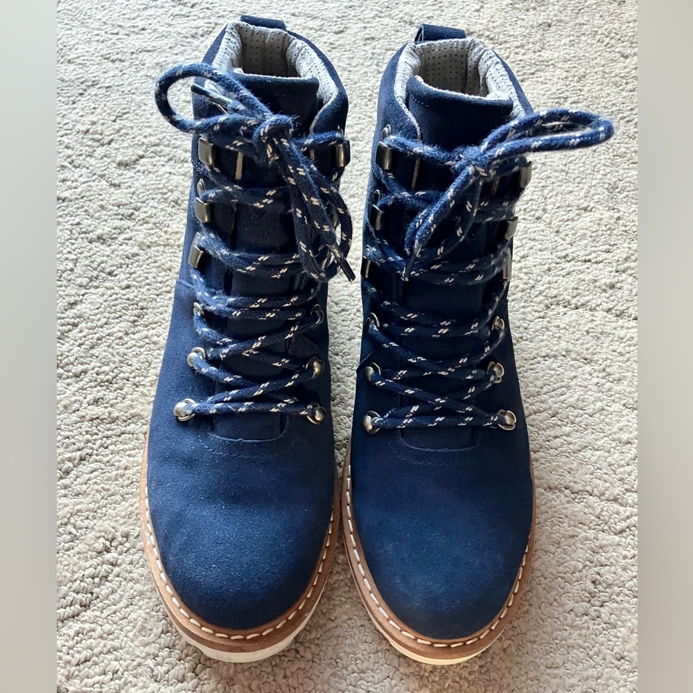 Brand new Toms navy blue suede nubuck hiking ankle boots size 9